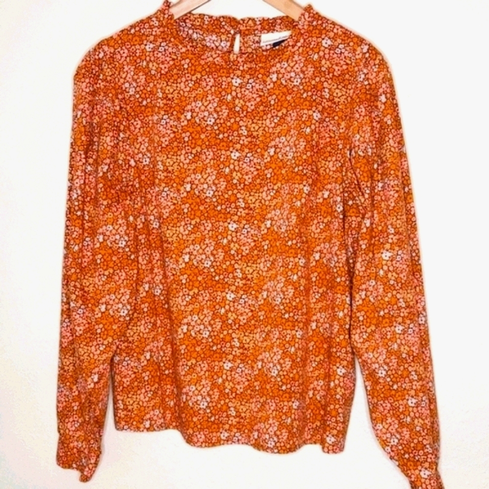 NWT Universal Threads vintage print M blouse.